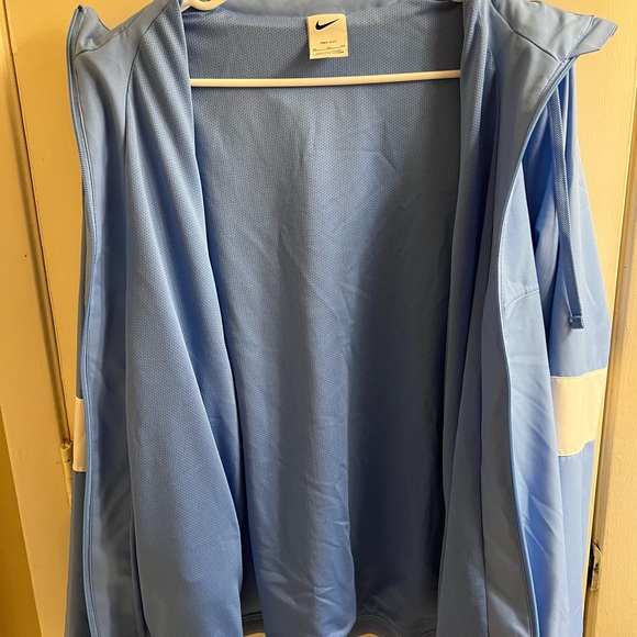 Nike Dri -Fit running jacket - Picture 6 of 6